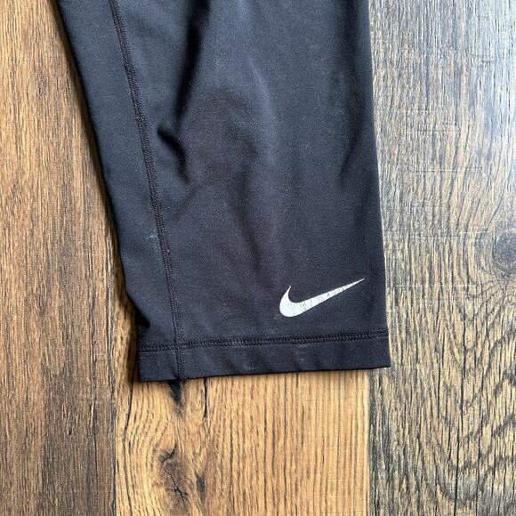 Nike Pro Dri-Fit Crop Leggings Women’s Large Black Fitted Capris Workout - Picture 4 of 6
